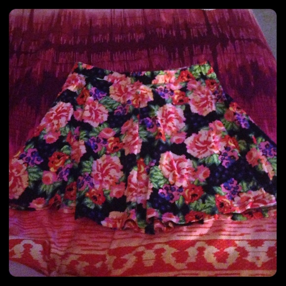 Floral skater skirt🌺
