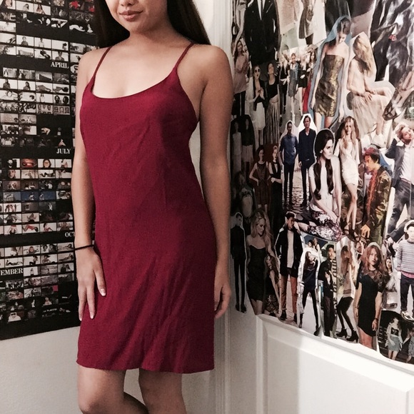 FOREVER 21 MAROON DRESS