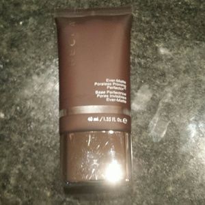 Becca Ever-Matte Poreless Priming Perfector