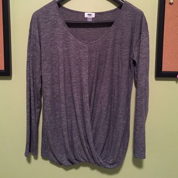 Like New - Gray Shirt