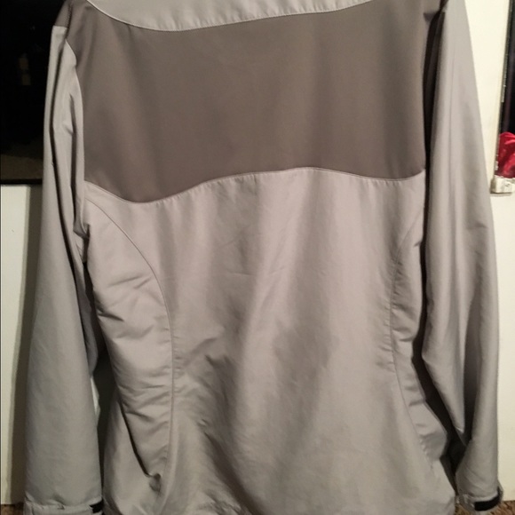 Golf wind breaker