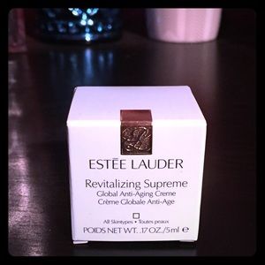 Estée Lauder Revitalizing Supreme