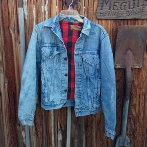 Vintage Levi jacket. Could fit  S/M