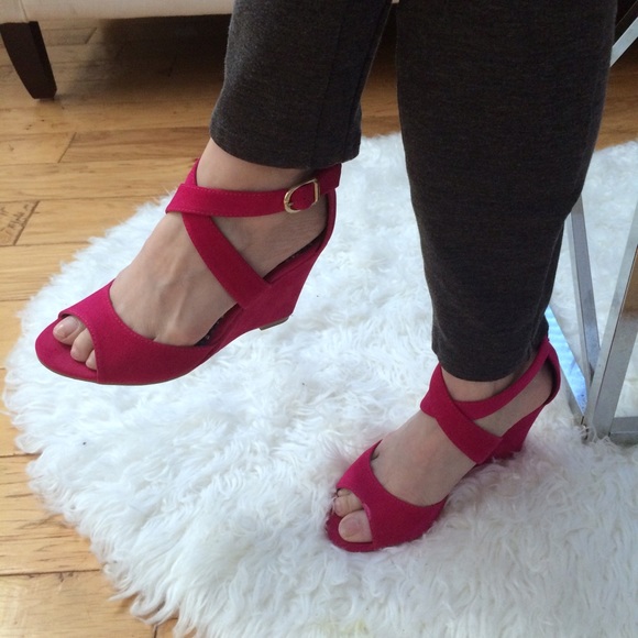 Fuchsia Sandal Heels Size 6