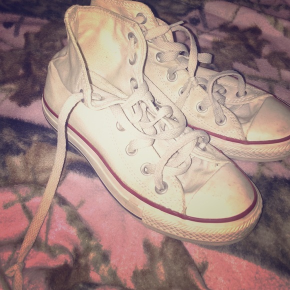 Converse high top sneakers ‼️RESERVED‼️