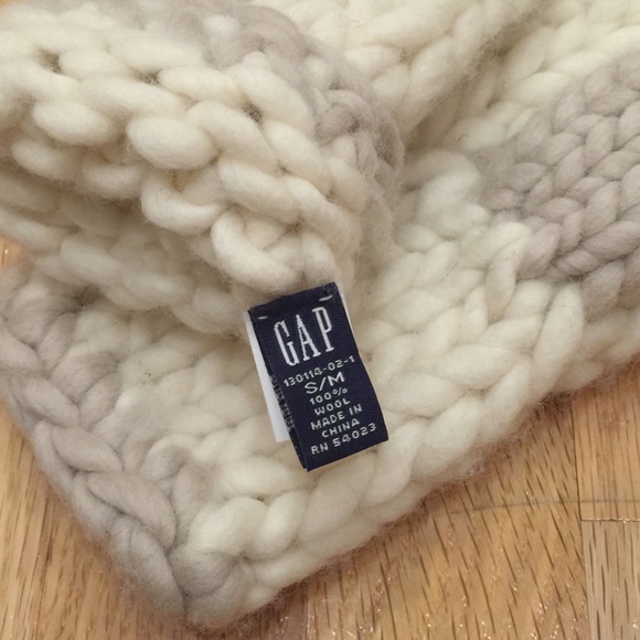 GAP | Soft Wool Mittens NWOT - Picture 4 of 4