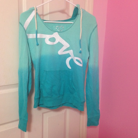 Live love dream, Aeropostale sweatshirt