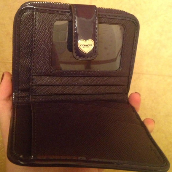 New Coach Wallet - Picture 3 of 4