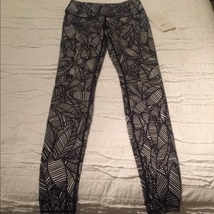 Lululemon patterned wunder under pants