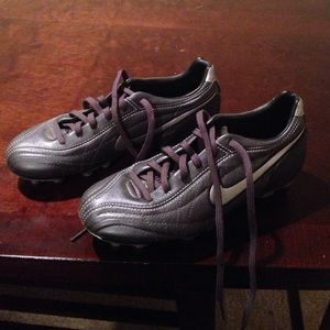 Soccer shoe