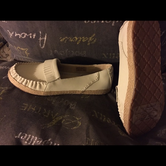 Brand New 💯 Ugg Loafer W Marrah