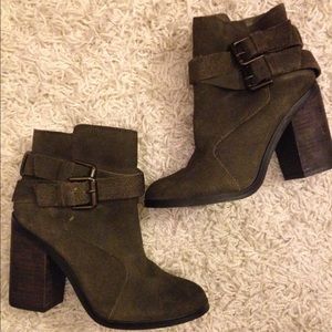 Shoemint Hunter Green Suede Boots - size 8
