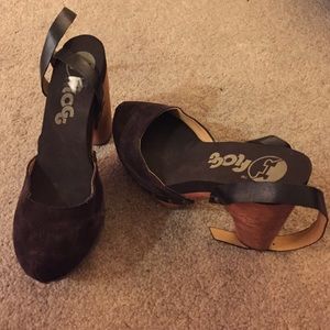 NEW PAIR OF FLOGG SOFT BROWN SUEDE PLATFORM HEELS
