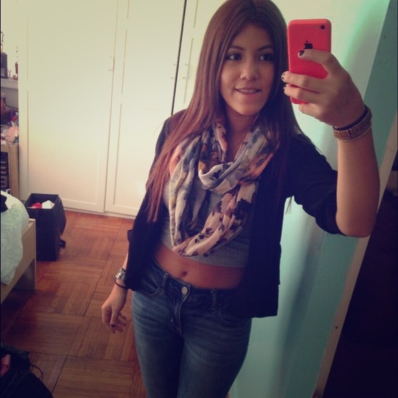 Meet your Posher, Brunella