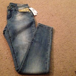 BRAND NEW SKINNY JEANS