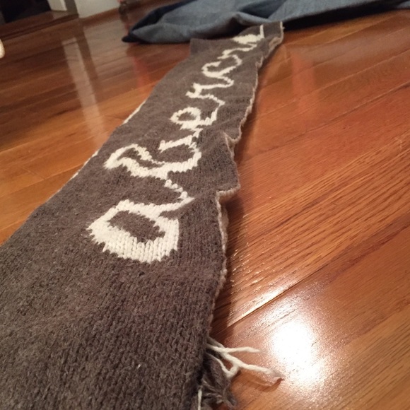 Knitted scarf