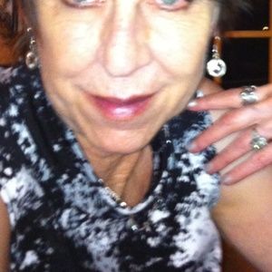 Meet your Posher, Joni