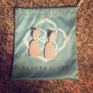 Kendra Scott Katie earrings in Rose Quart