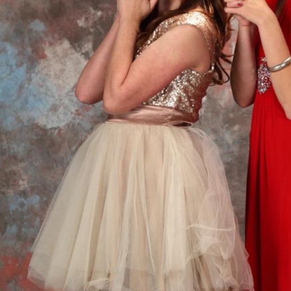 Prom/Homecoming/Formal Short Dress - Picture 4 of 4