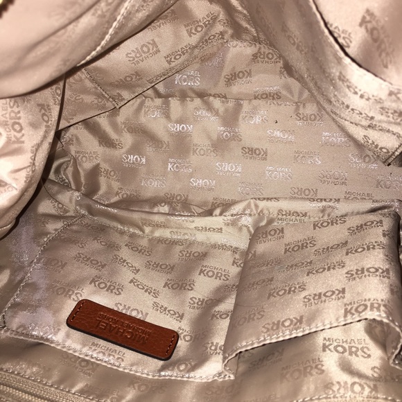 SOLD SOLD SOLD Brand new auth Michael Kors purse - Picture 3 of 4