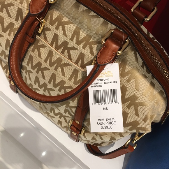 SOLD SOLD SOLD Brand new auth Michael Kors purse - Picture 4 of 4