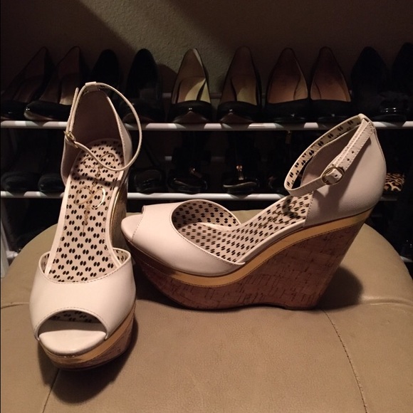 S8 JESSICA SIMPSON WEDGES - Picture 2 of 2