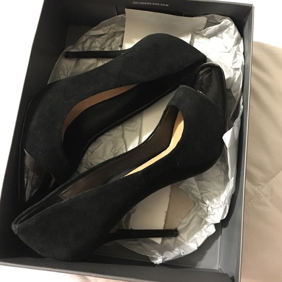 Charlotte - black heel H by Halston - Picture 1 of 4