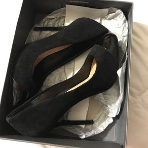 Charlotte - black heel H by Halston