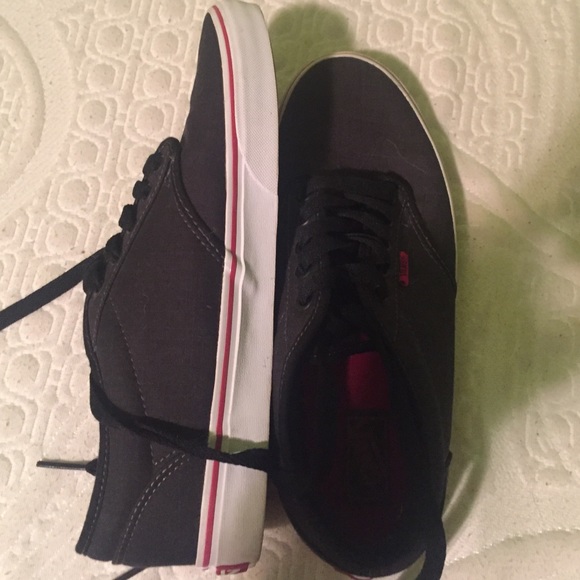 Vans - Picture 2 of 4
