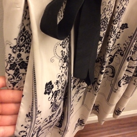 Black & White Party Dress - Picture 3 of 4