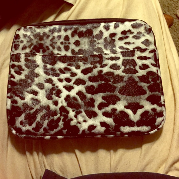 NWOT Cheetah print Modella tablet case!