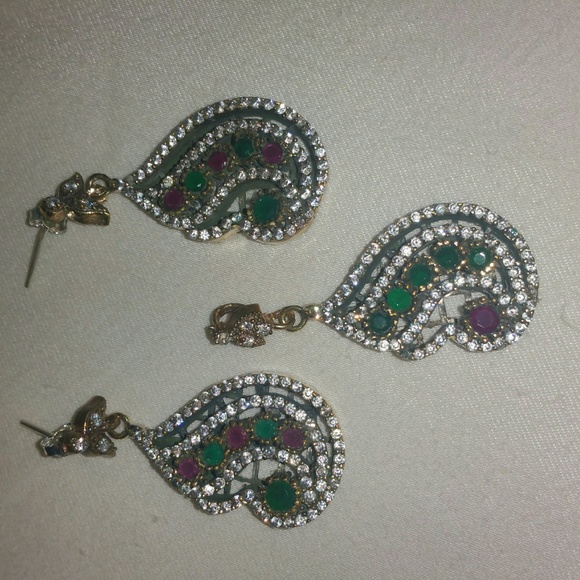 Turkish inspired design earrings and pendant set