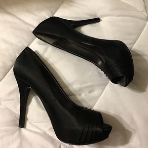 Jacqueline Ferrar Black Heels