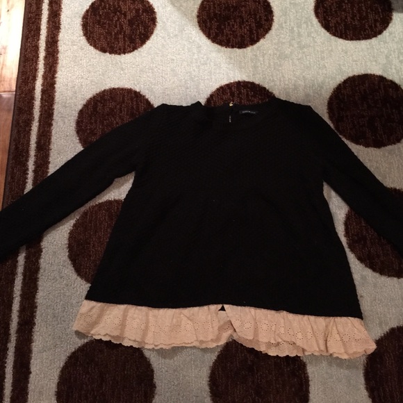 Oversized Sweater with lace detail