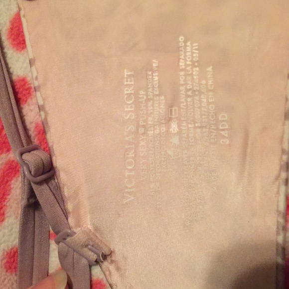 Victoria secret push up bra - Picture 3 of 3