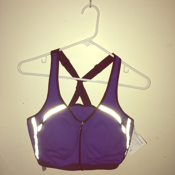 NWT VS Sports Bra