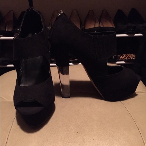 Stilettos - Picture 3 of 4