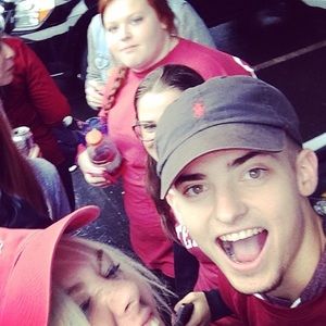 Meet your Posher, Dennis