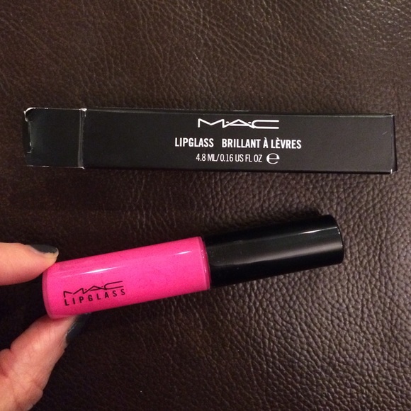 MAC lip gloss : candy yum-yum