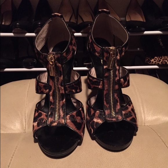 Heels - Picture 1 of 2