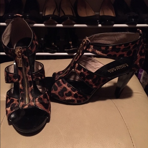 Heels - Picture 2 of 2