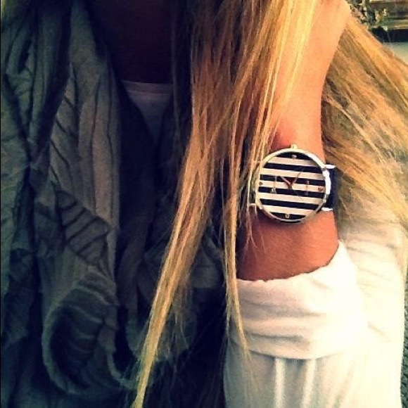 Gorgeous Black & White Striped Watch - Picture 2 of 2