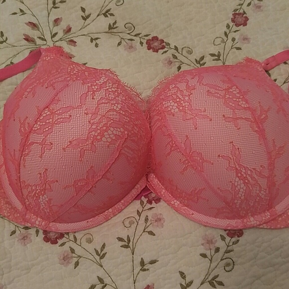 New bombshell vs bra