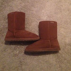 NWOT Bear paw boots