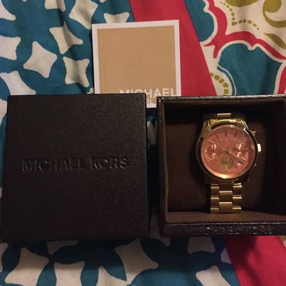 NWT and in box Authentic Michael Kors watch - Picture 3 of 3