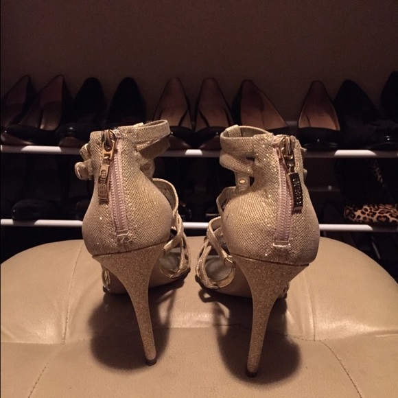 Heels - Picture 3 of 3