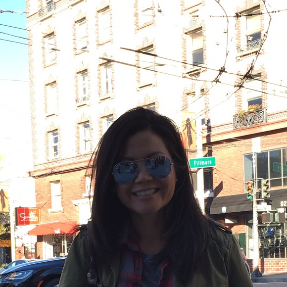 Meet your Posher, Janet - Picture 1 of 1