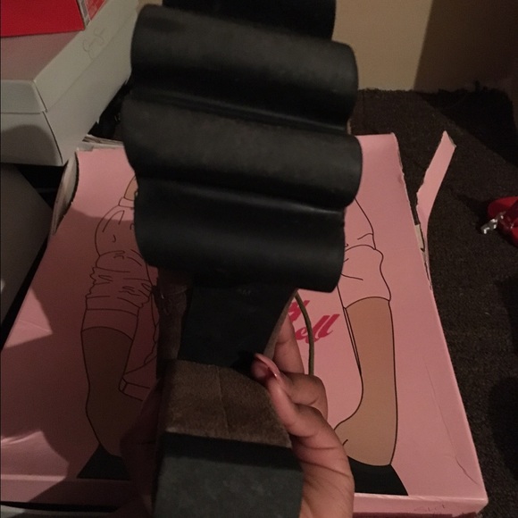 Only wore once ! - Picture 3 of 3