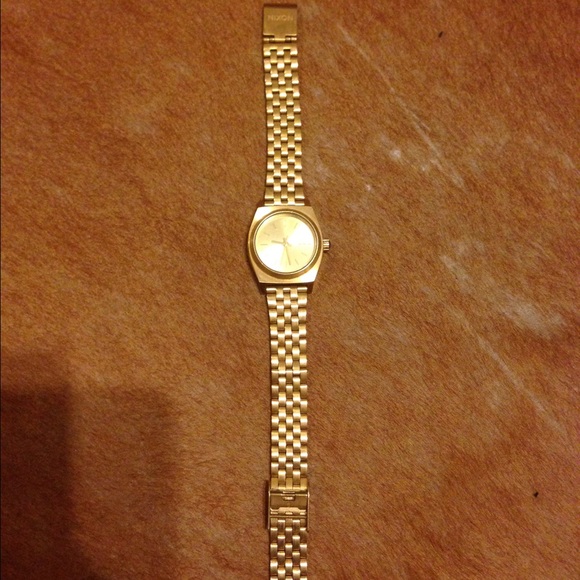 Nixon Small Time Teller