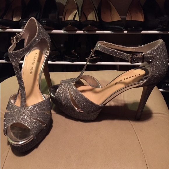 Heels - Picture 3 of 4